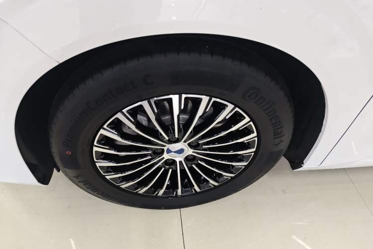 Used Denza D9 2024 DM-i 970 Luxury Model