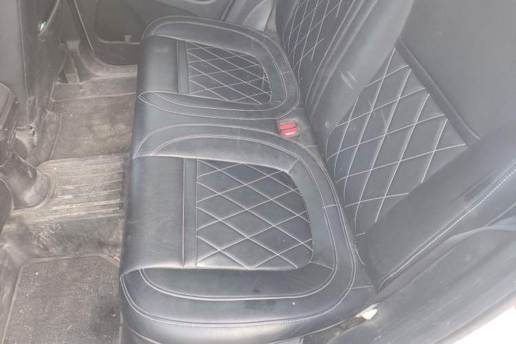 Used ORA Black Cat 2022 351 km Range Comfort Version Ternary Lithium Left Rear Seat