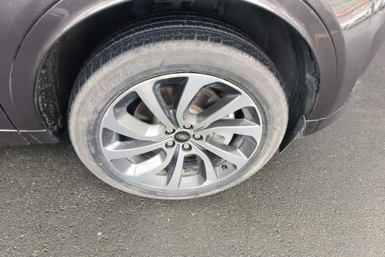 Used Land Rover Discovery Sport 2023 249 PS R-Dynamic S Performance Edition Right Rear Wheel Hub