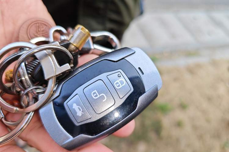 Used BYD G6 2012 1.5TID Automatic Prestige Version