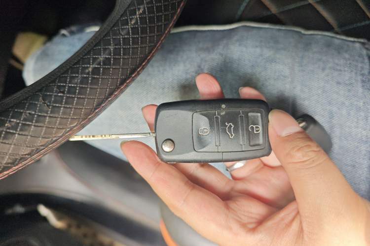 Used Mitsubishi ASX 2013 2.0L CVT Two-Wheel Drive Elite Edition Vehicle Key