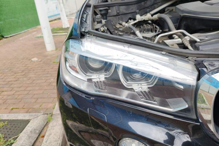 Used BMW X5 2018 xDrive28i Right Front Headlight