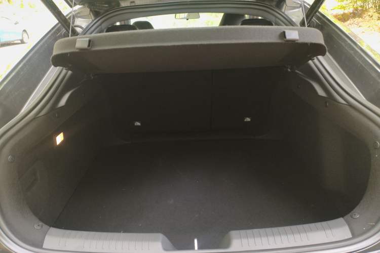 Used CHANGAN UNI-V iDD 2024 Blue Whale Smart Electric iDD 136km ZhiKu Model Trunk