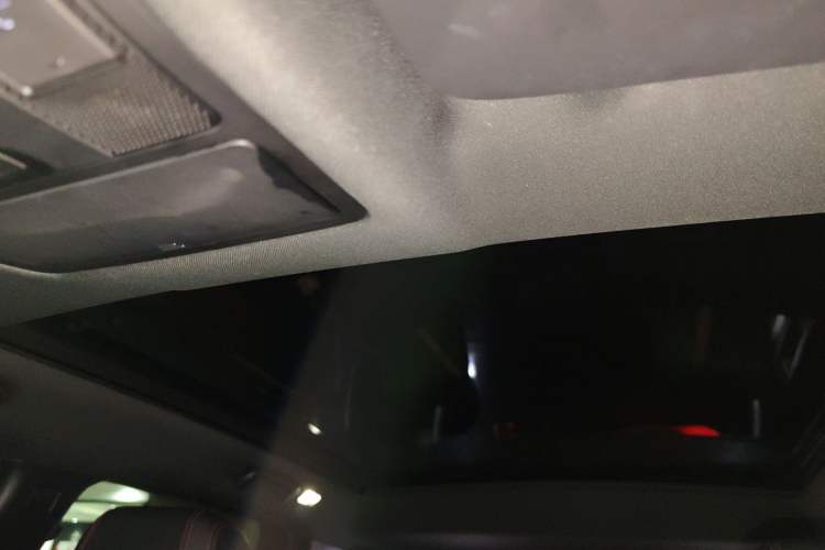 Used Land Rover Discovery Sport 2022 Revised Version 249 PS R-Dynamic S Performance Edition 5 Seats Headliner