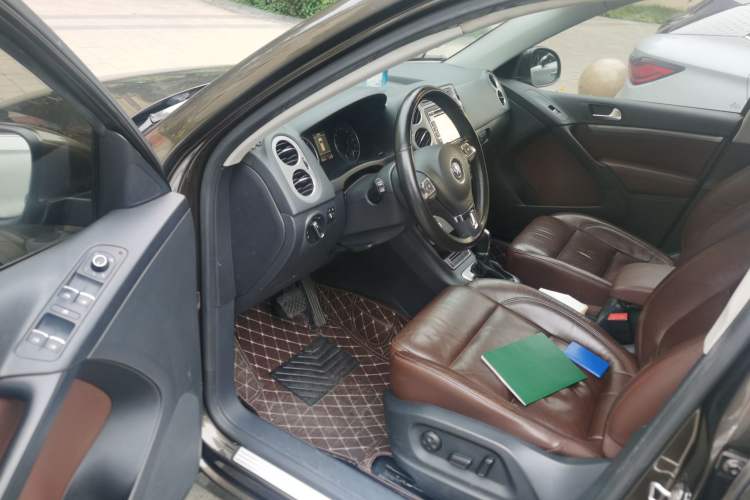 Used Volkswagen Tiguan 2013 1.8 TSI Automatic All-Wheel Drive Luxury Model Driver Seat