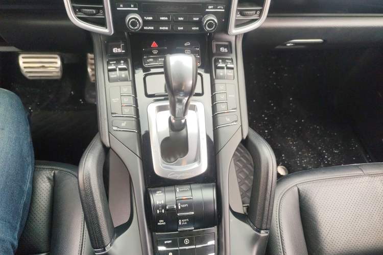 Used Porsche Cayenne 2016 Cayenne 3.0T Gear Lever