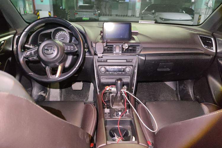 Used Mazda CX-4 2018 2.5L Automatic 4x4 Sky Passion Edition China VI Standard
