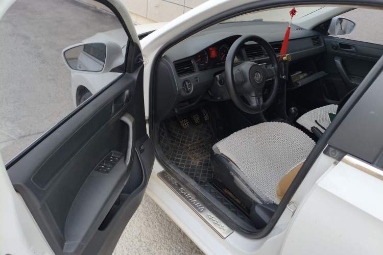 Used Volkswagen Santana 2015 1.6L Manual Fashion Edition Driver Seat