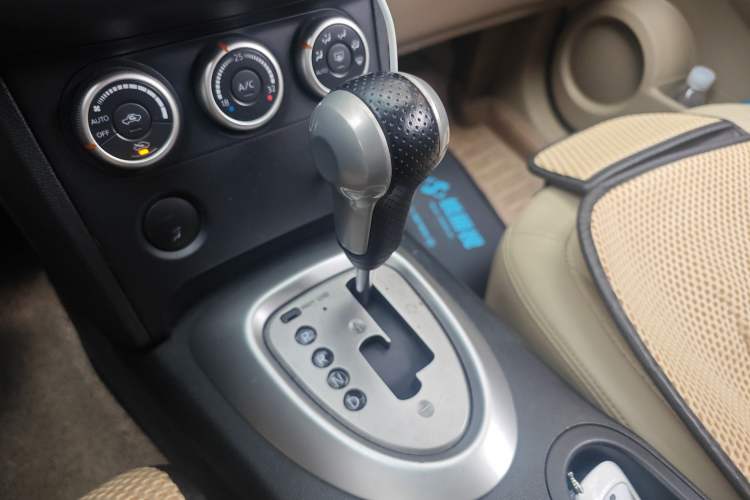 Used Nissan Qashqai 2011 2.0 XV Lea CVT 2WD
