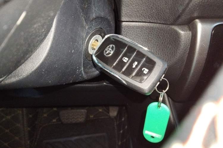 Used Toyota YARiS L Zhi Xuan 2016 Revised 1.5E CVT Charming Edition Vehicle Key