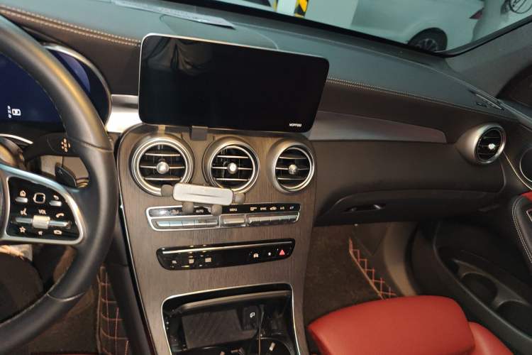 Used Mercedes-Benz GLC Coupe 2021 GLC 300 4MATIC Coupe SUV Audio And AC Panel