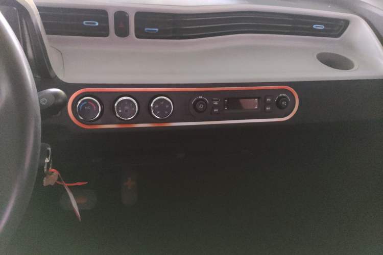 Used Wuling Hongguang MINIEV 2021 Macaron Premium Model – Lithium-NMC Audio And AC Panel