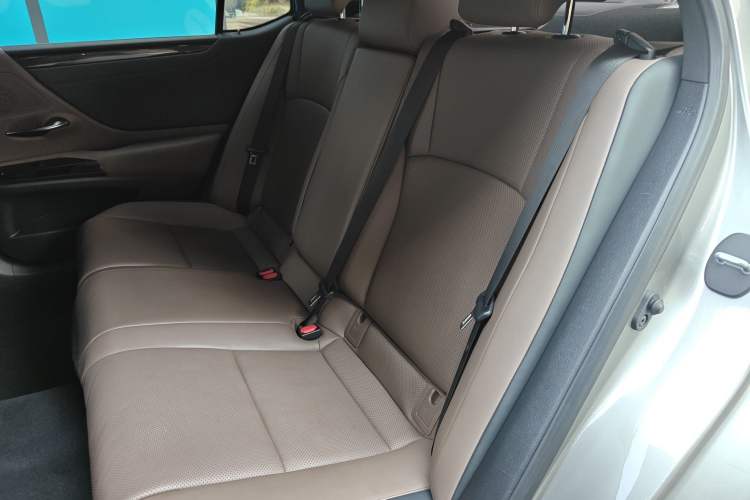 Used Lexus ES 2021 300h Excellence Edition