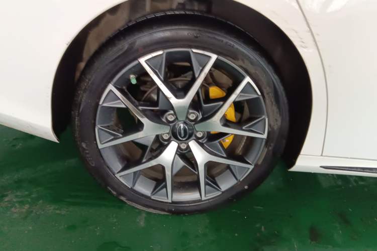 Used GAC Trumpchi EMPOW 2023 270T DCT J16 Version Right Rear Wheel Hub