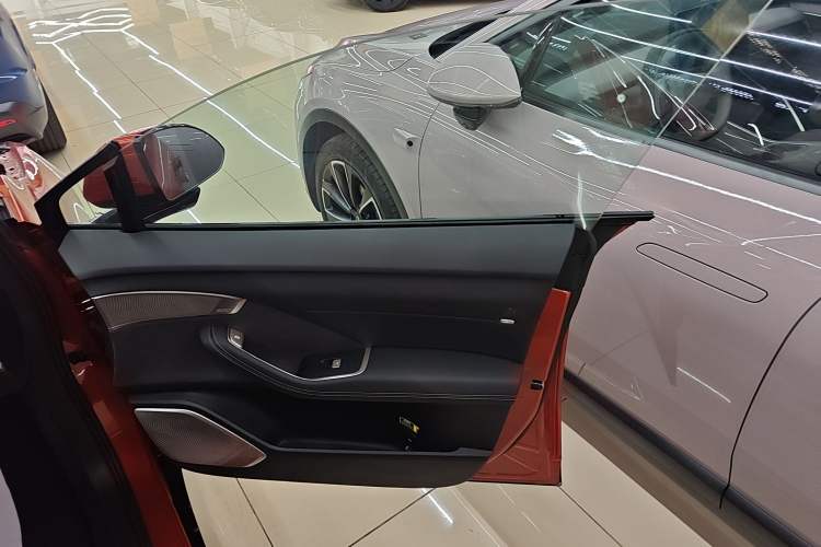 Used ONVO L60 2024 60 kWh Rear-Drive Version