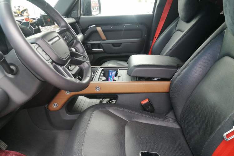 Used Land Rover Defender 2023 Facelift 110 3.0T P400 X-DYNAMIC HSE Left Front Seat