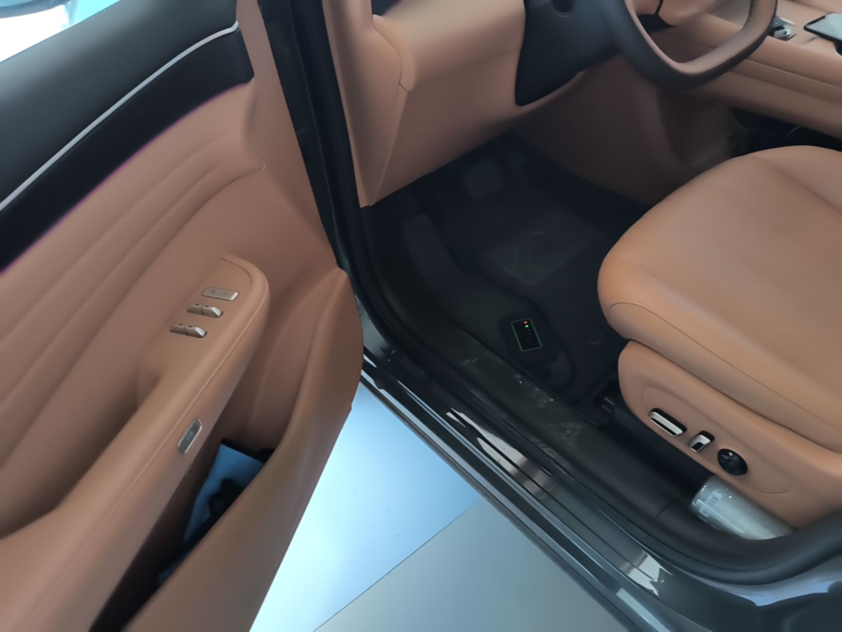 Dongfeng Aeolus L8 2025 Model 185KM Dream Edition — снимка 18