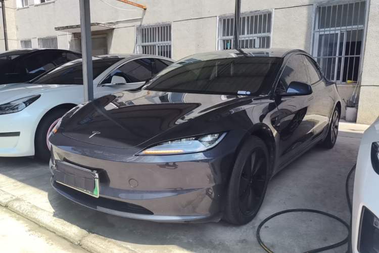 Used Tesla Model 3 2023 Long-Range All-Wheel-Drive Version