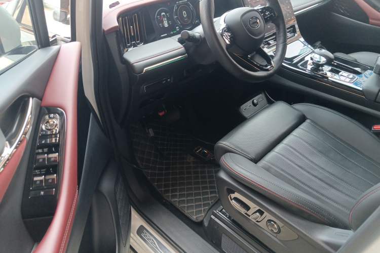 Used GAC Trumpchi M8 2024 Zongshi Series Dual-Motor Supreme Edition
