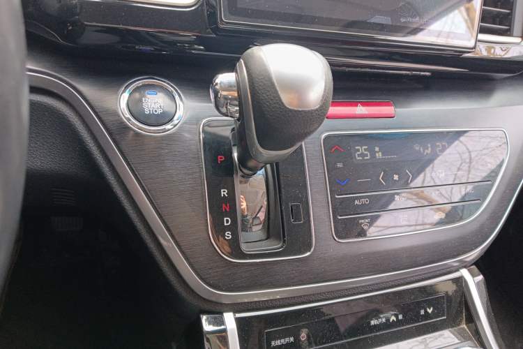 Used Honda Elysion 2016 2.4L Style Edition
