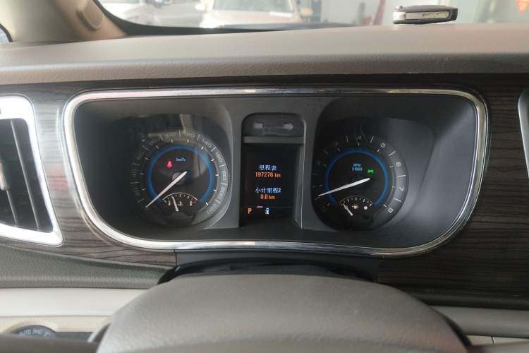 Used Buick GL8 2011 3.0L XT Luxury Business Flagship Edition Instrument Cluster