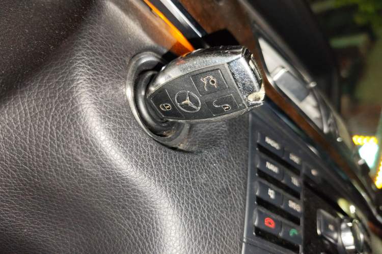 Used Mercedes-Benz E-Class 2014 E 260 L Luxury Model
