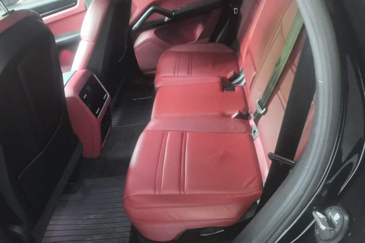 Used Porsche Cayenne E-Hybrid 2019 Cayenne E-Hybrid 2.0T Left Rear Seat