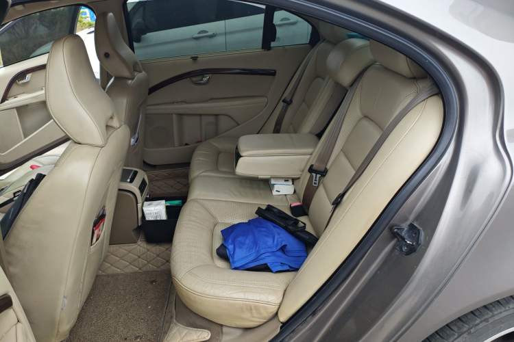 Used Volvo S80L 2011 2.0T ZhiZun Edition
