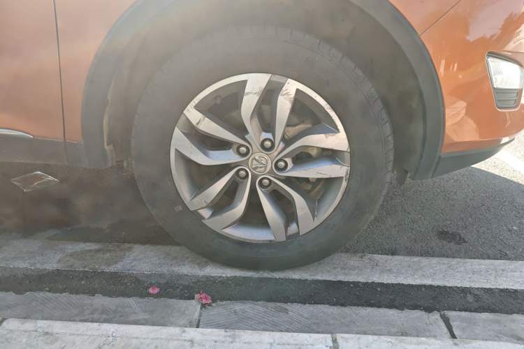 Used BAIC Weiwang S50 2016 1.5T Manual Joyful Premium Edition Right Front Wheel Hub