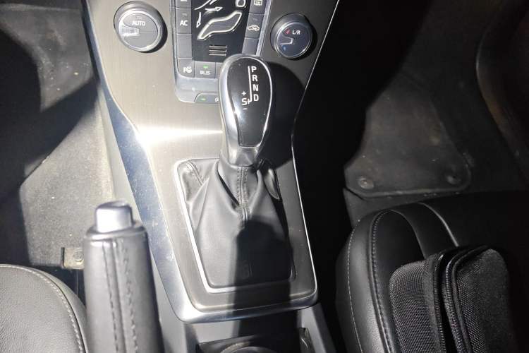 Used Volvo V40 2014 2.0T Zhiya Edition