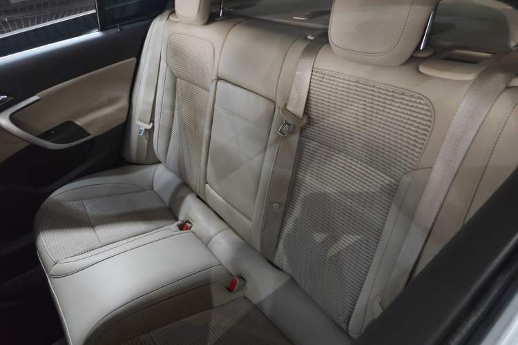 Used Buick Regal 2015 2.0L Leading Fashion Edition