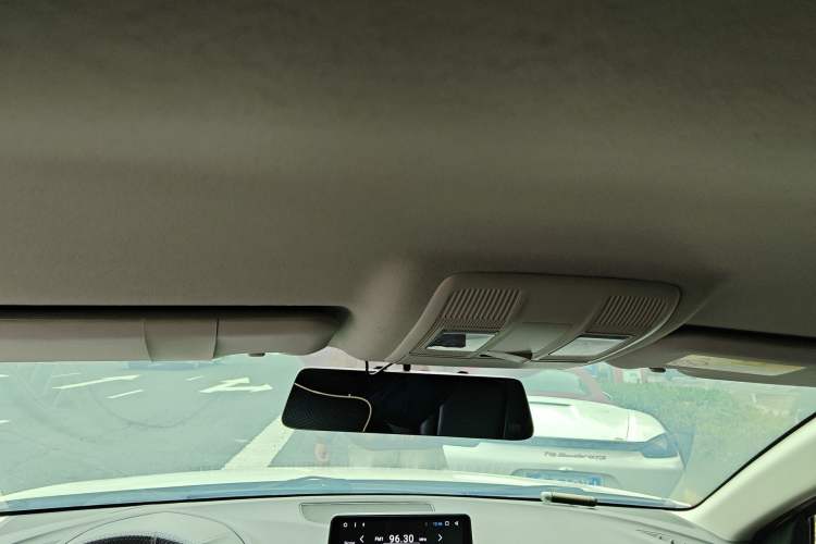 Used Mazda 3 Axela 2017 Sedan 1.5L Automatic Comfort Model Emission Standard China V Headliner