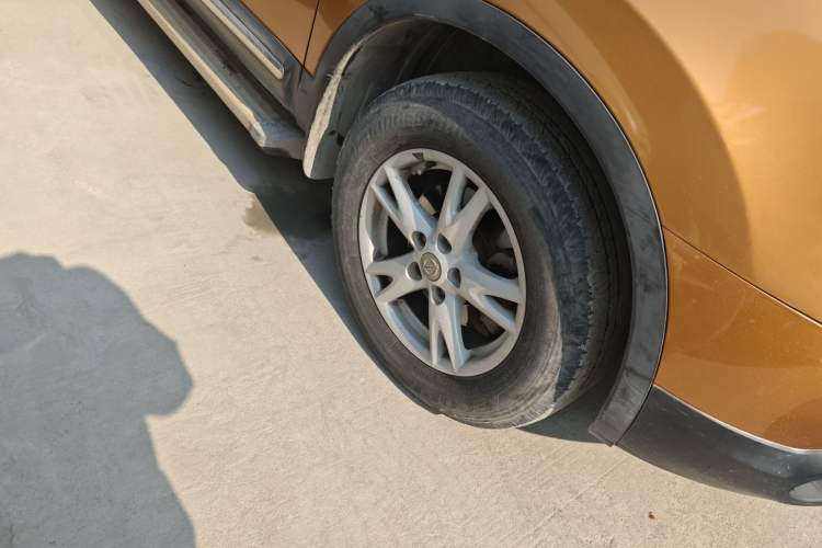 Used Nissan Qashqai 2012 2.0 XL Fire 6MT 2WD Right Front Wheel Hub