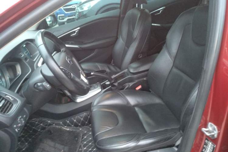 Used Volvo V40 2016 T3 Zhiyi Edition
