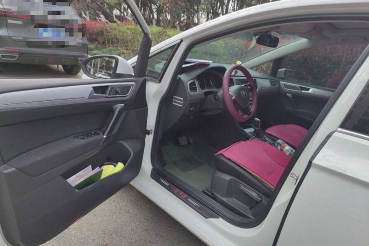 Used Volkswagen Golf Sportsvan 2016 230TSI Automatic Trend Edition
