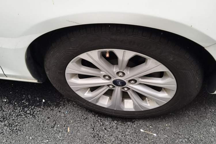 Used Ford Escort 2015 1.5L Automatic Fashion Model
