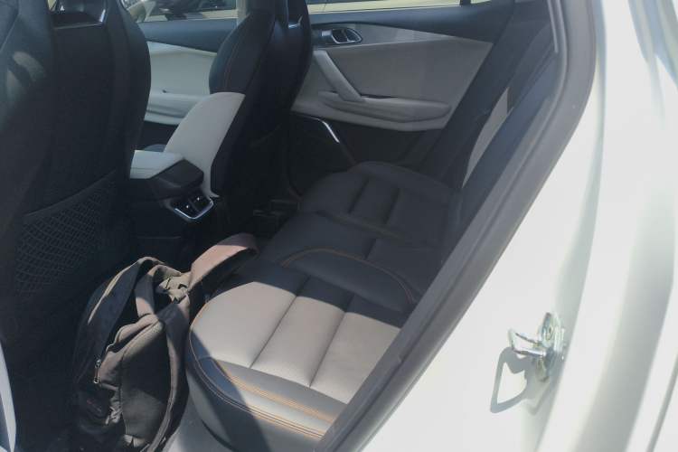 Used Lynk & Co 06 EM-P 2023 1.5T Remix PHEV Pro