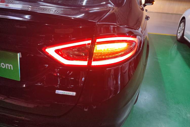 Used Ford Mondeo 2013 2.0L GTDi240 Luxury Sport Model Right Rear Taillight