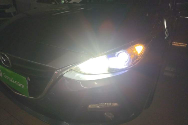 Used Mazda 3 Axela 2014 Sedan 1.5L Automatic Luxury Model Left Front Headlight