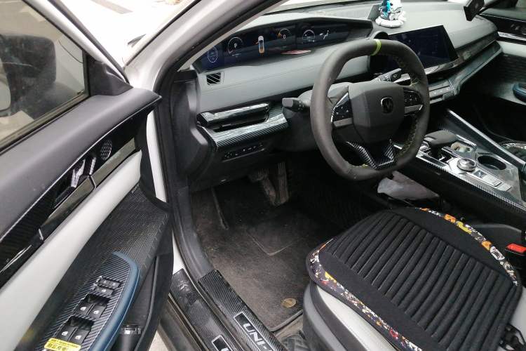 Used Changan UNI-V iDD 2023 Zhidian iDD 1.5T 113km Smart & Fun Version (Rapid Edition)