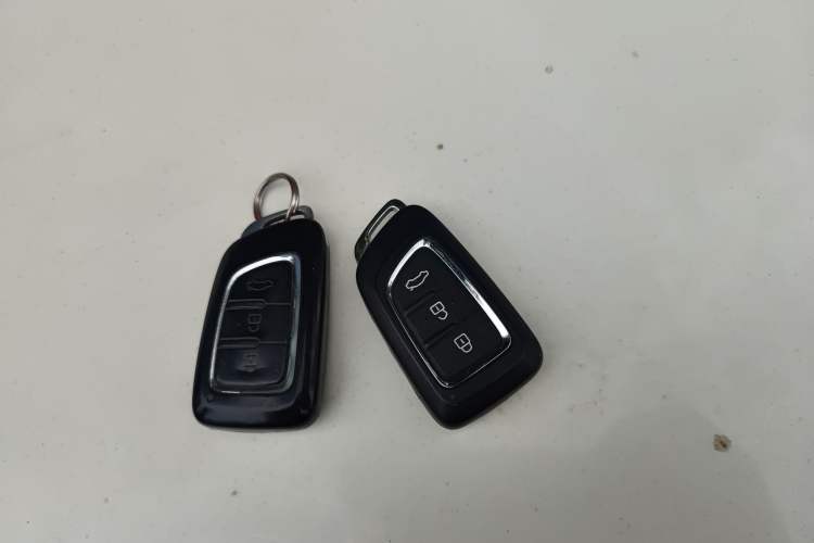 Used Dongfeng Aeolus AX7 2015 2.0L Automatic Zhiyi Trim