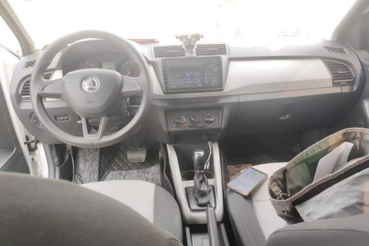 Used Skoda Fabia 2015 1.4L Automatic Front-Drive Model
