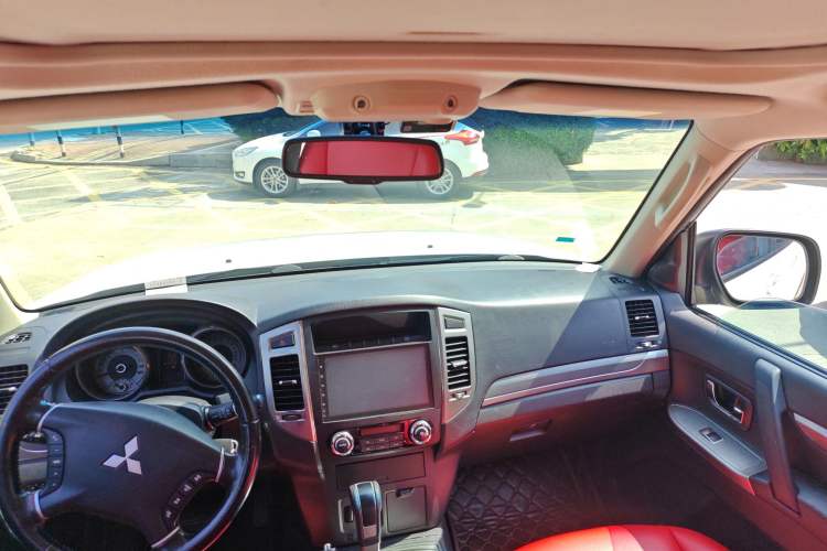 Used Mitsubishi Pajero (Import) 2018 3.0L Automatic Standard Edition
