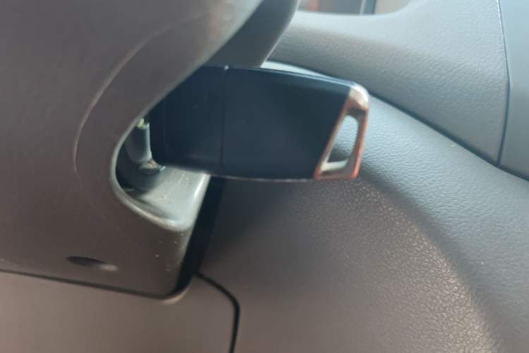 Used Dongfeng Shuaike 2013 Facelift 1.5L Manual Comfort 7-Seater China V Standard