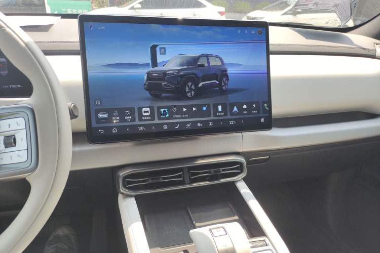 Used Formula Leopard Titanium 3 2025 501KM All-Wheel Drive Intelligent Driving Ultra Version Audio And AC Panel