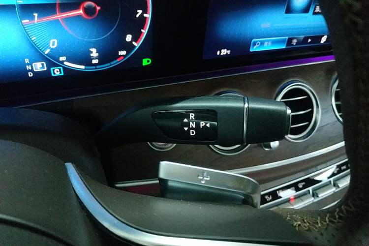 Used Mercedes-Benz E-Class 2023 E 260 L
