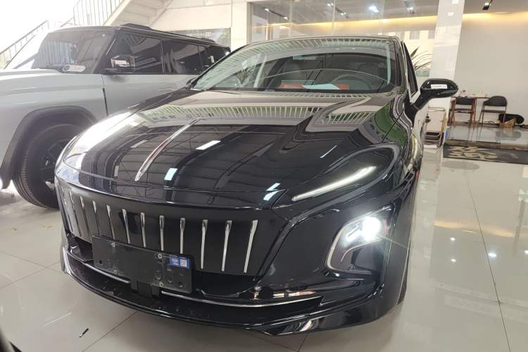 Used Hongqi E-QM5 2022 431 km Charge & Enjoy Edition