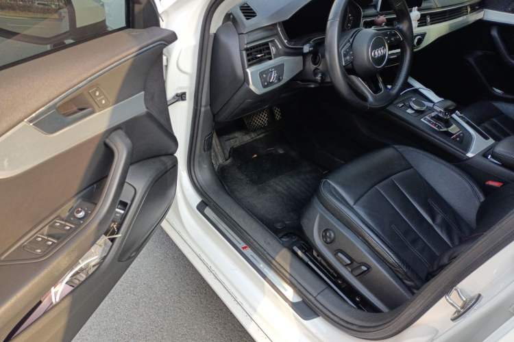 Used Audi A4L 2019 40 TFSI Fashion Edition China VI Emission Standard