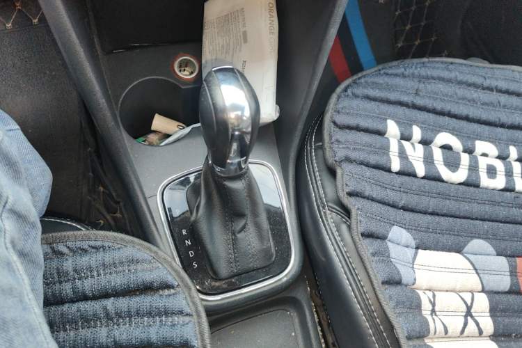 Used Volkswagen Polo 2016 1.6L Automatic Comfort Model Gear Lever