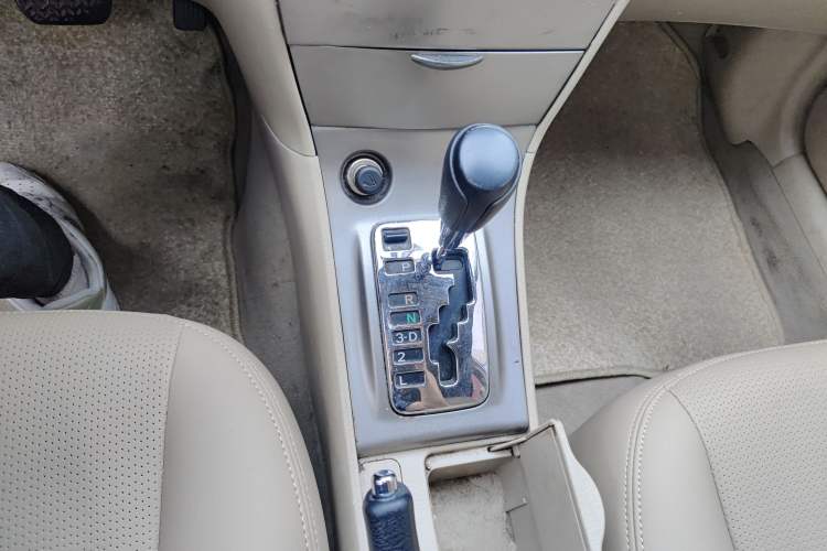 Used Toyota Corolla EX 2013 1.6L Automatic Excellence Edition Gear Lever